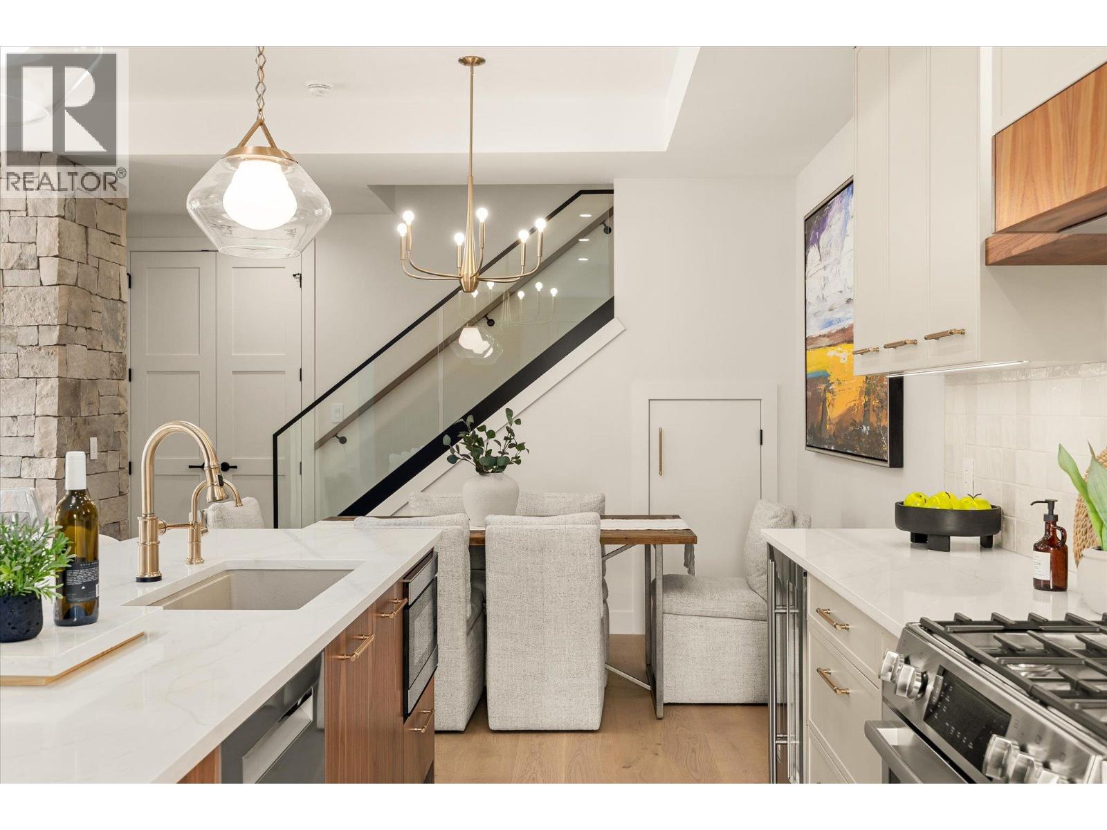 1 2435 Taylor Crescent, Kelowna