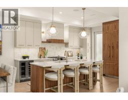 5pc Ensuite bath - 2435 Taylor Crescent Unit# 1, Kelowna, BC V1Y1L9 Photo 7