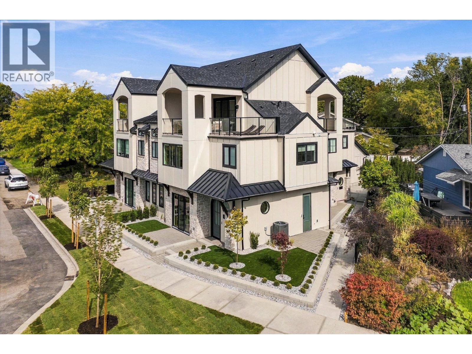 1 2435 Taylor Crescent, Kelowna
