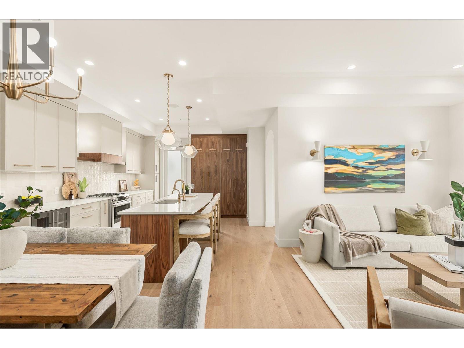 1 2435 Taylor Crescent, Kelowna
