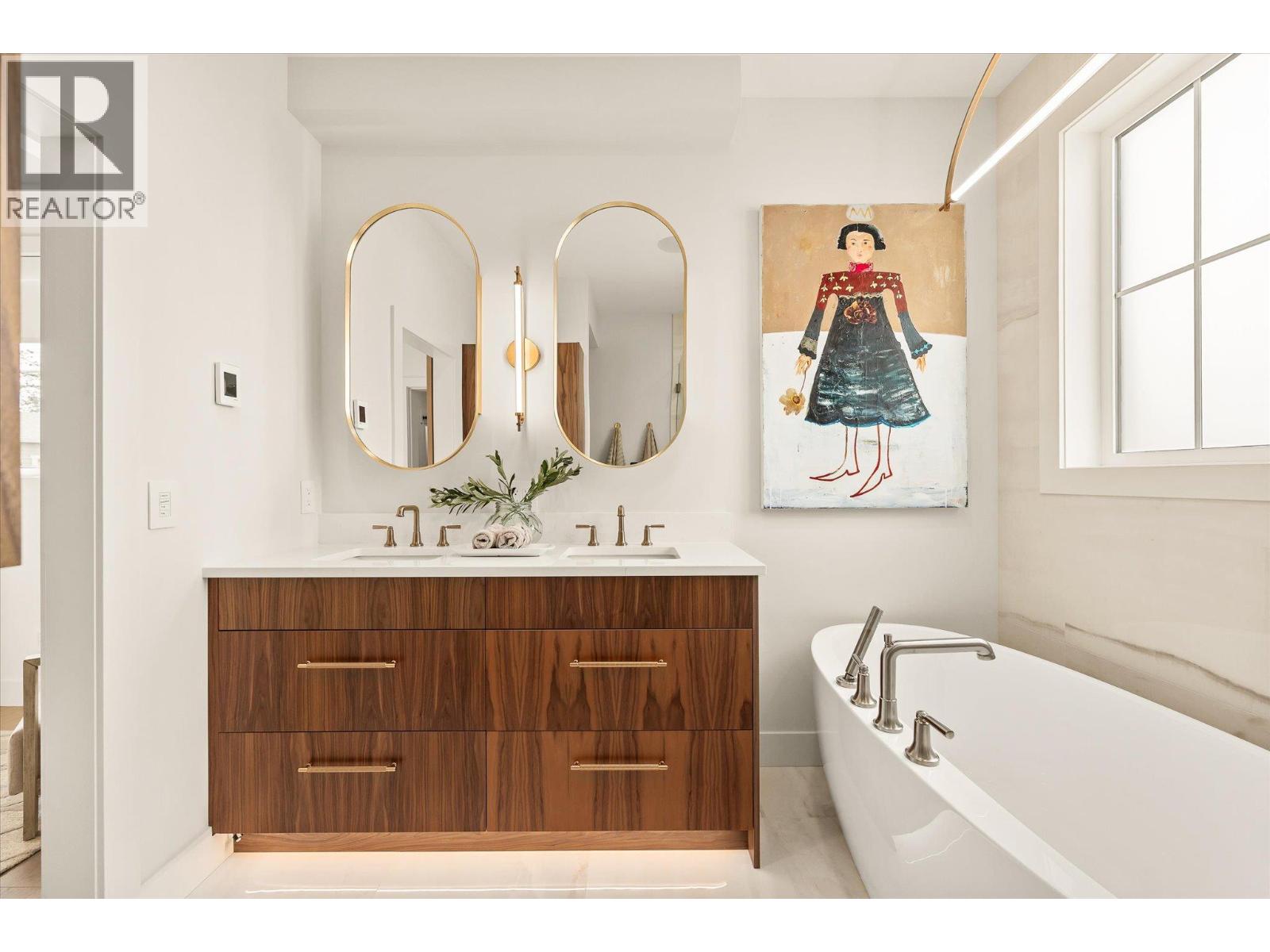 1 2435 Taylor Crescent, Kelowna