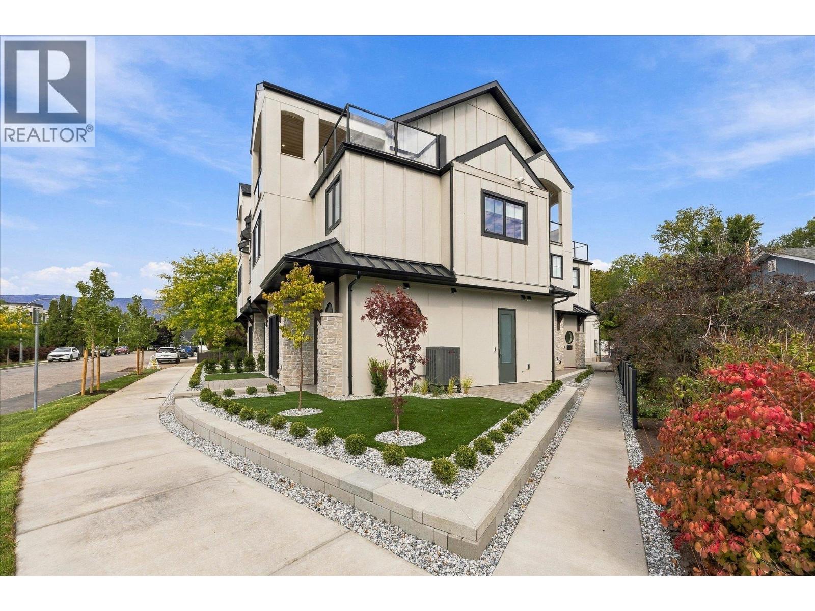1 2435 Taylor Crescent, Kelowna