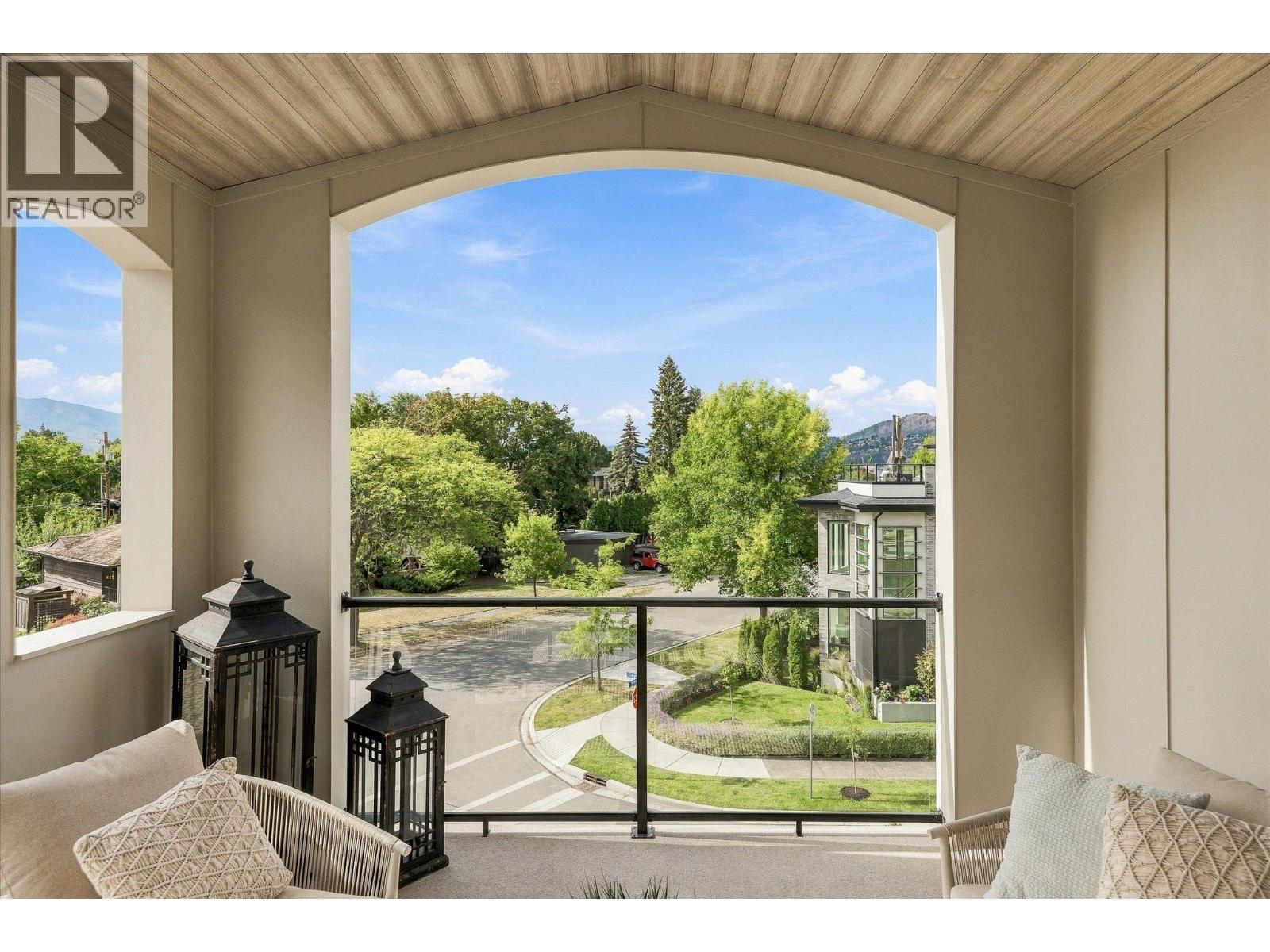 1 2435 Taylor Crescent, Kelowna