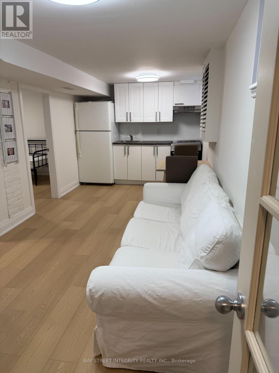 244 KING EDWARD AVENUE, Toronto (Woodbine-Lumsden) — photo 2