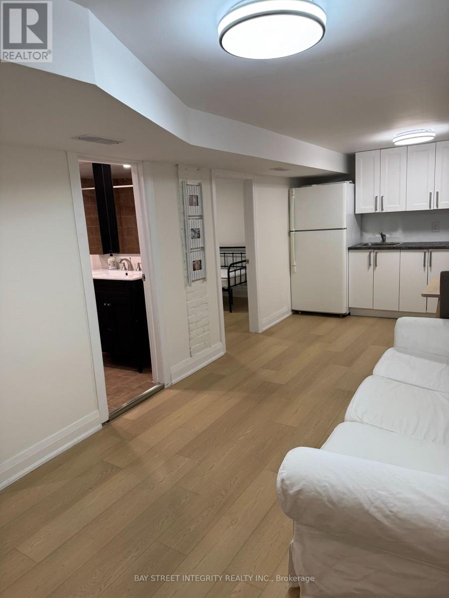 244 KING EDWARD AVENUE, Toronto (Woodbine-Lumsden) — photo 3
