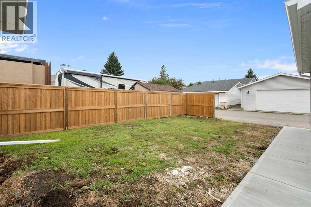5259 Rundleview Road NE - 37