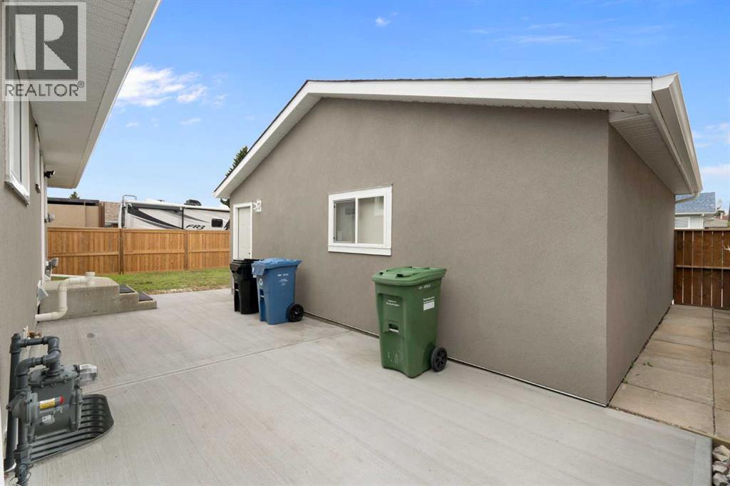5259 Rundleview Road NE - 40
