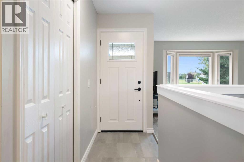 5259 Rundleview Road NE - 5
