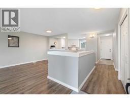 Living room - 5259 Rundleview Road Ne, Calgary, AB T1Y1J6 Photo 7