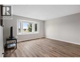 Primary Bedroom - 5259 Rundleview Road Ne, Calgary, AB T1Y1J6 Photo 8