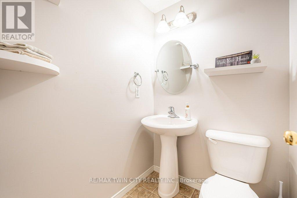 41 MADELEINE STREET, Kitchener — photo 11