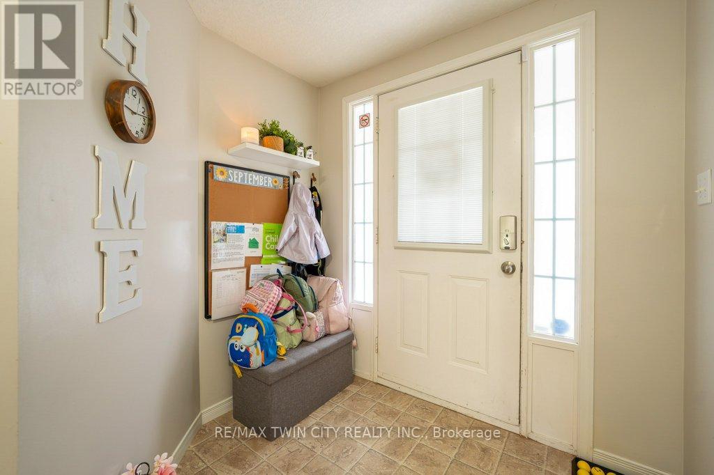 41 MADELEINE STREET, Kitchener — photo 4