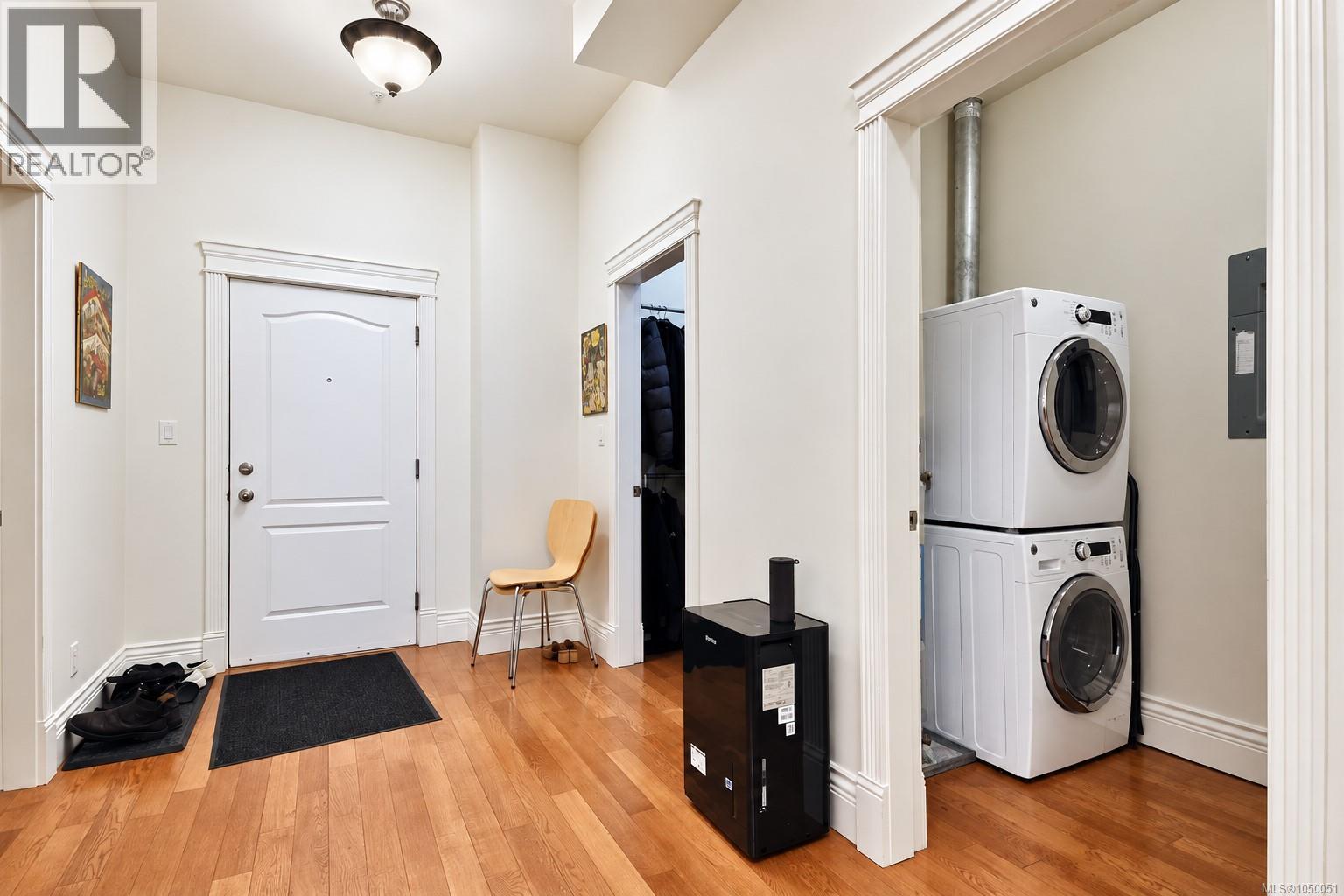 #209 1602 Quadra St - 2
