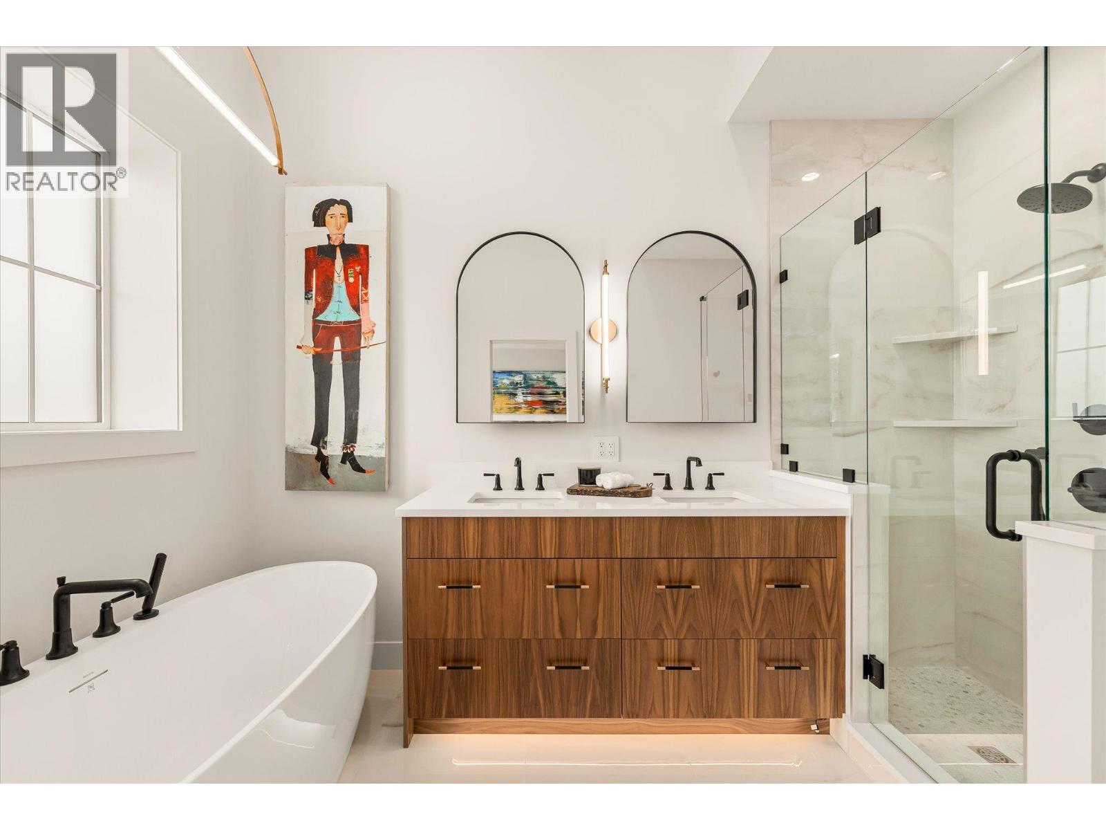 2 2435 Taylor Crescent, Kelowna