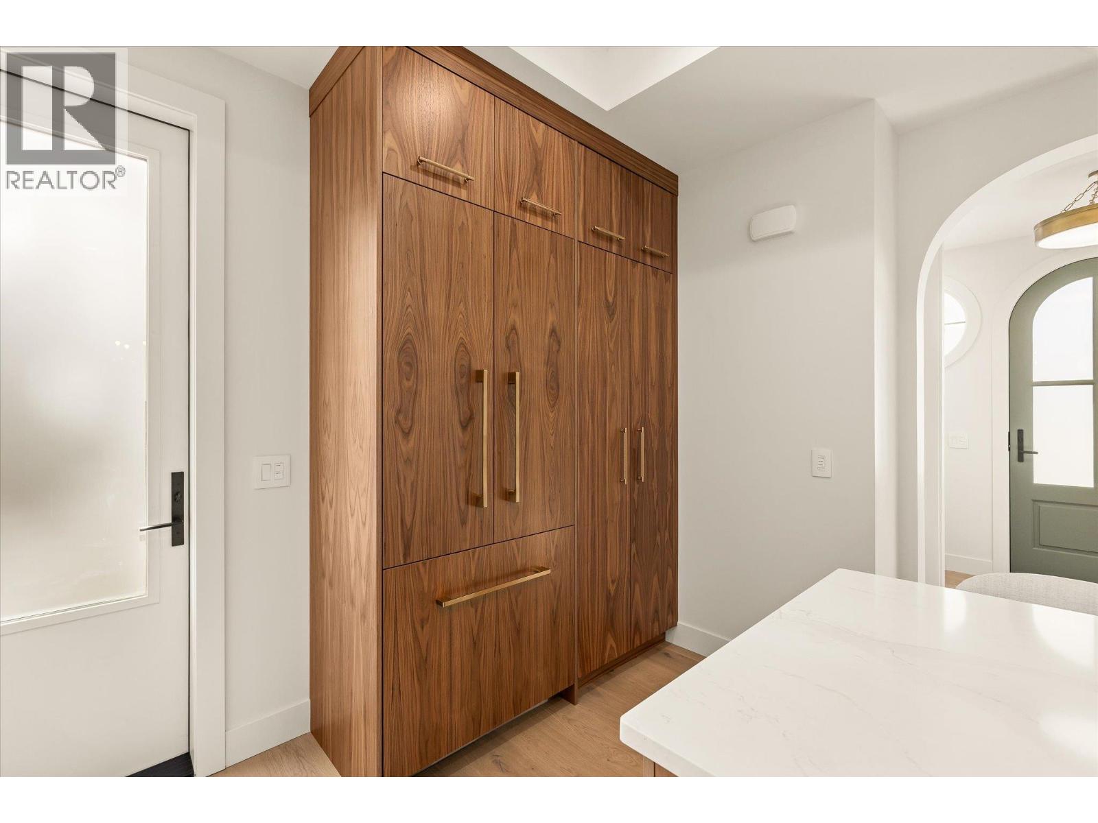 2 2435 Taylor Crescent, Kelowna