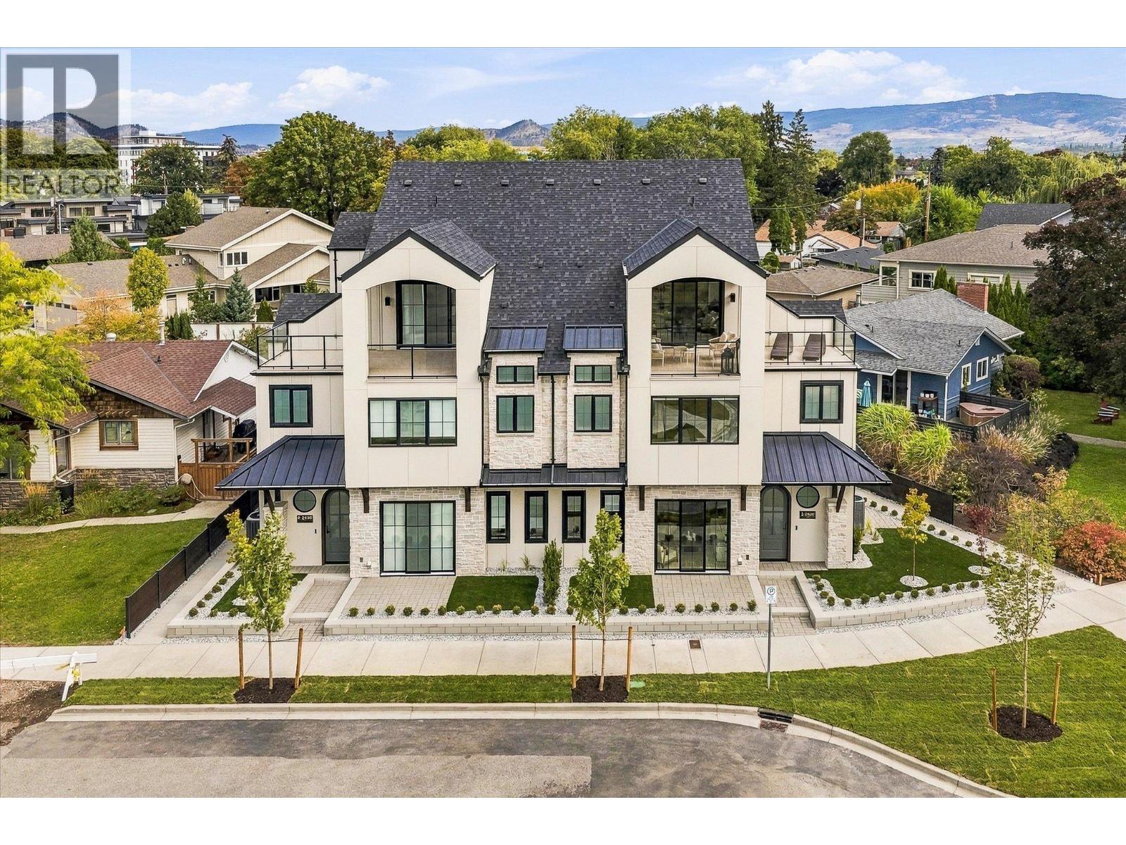 2 2435 Taylor Crescent, Kelowna