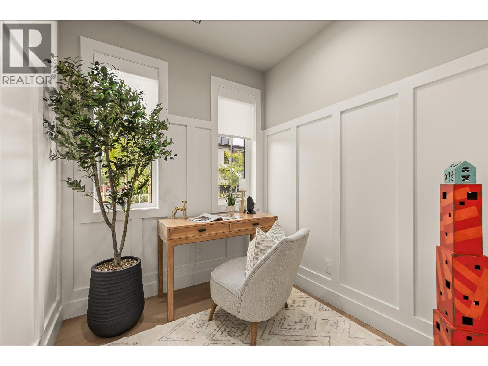 2 2435 Taylor Crescent, Kelowna