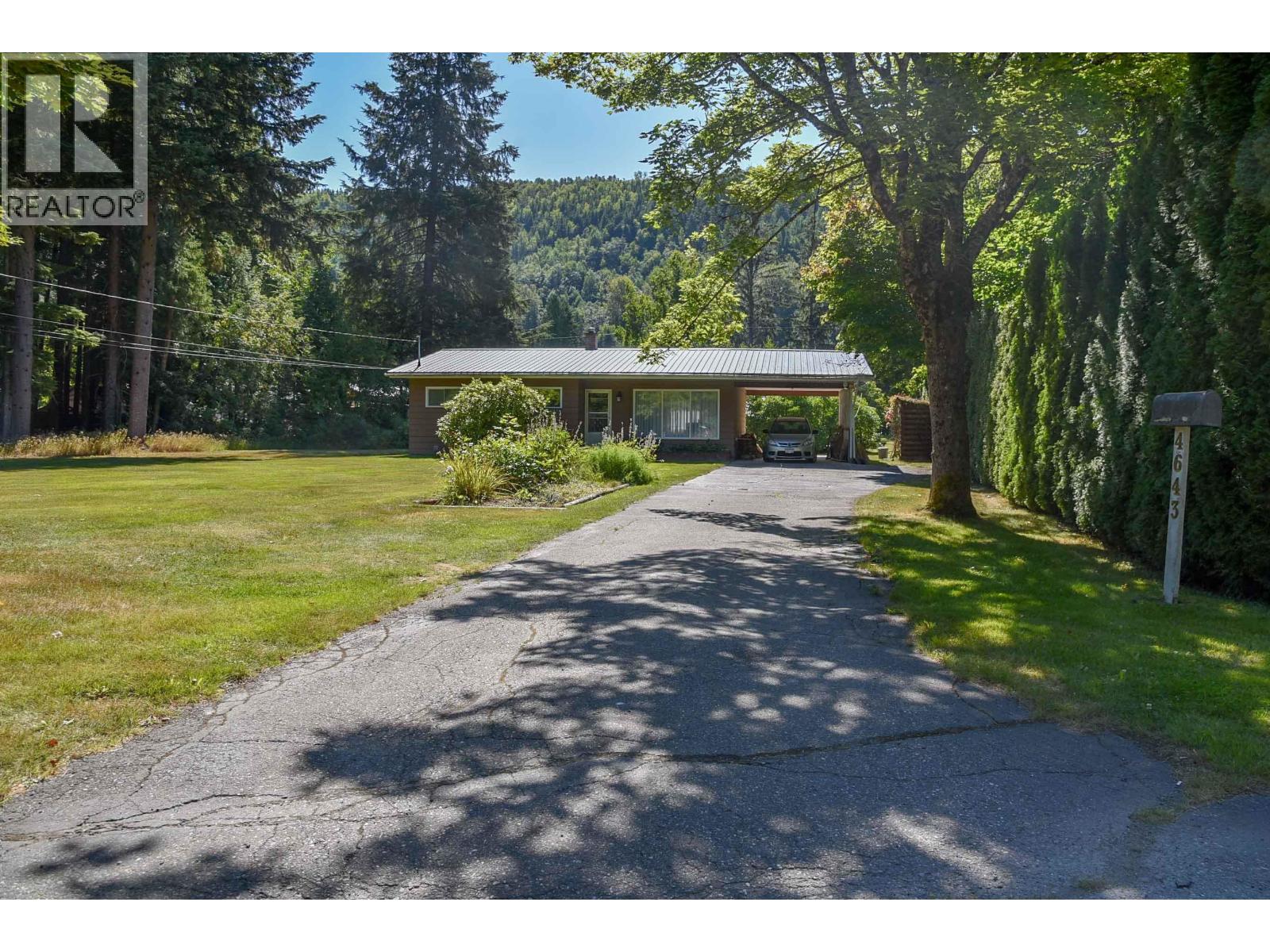 4643 QUEENSWAY DRIVE - 1