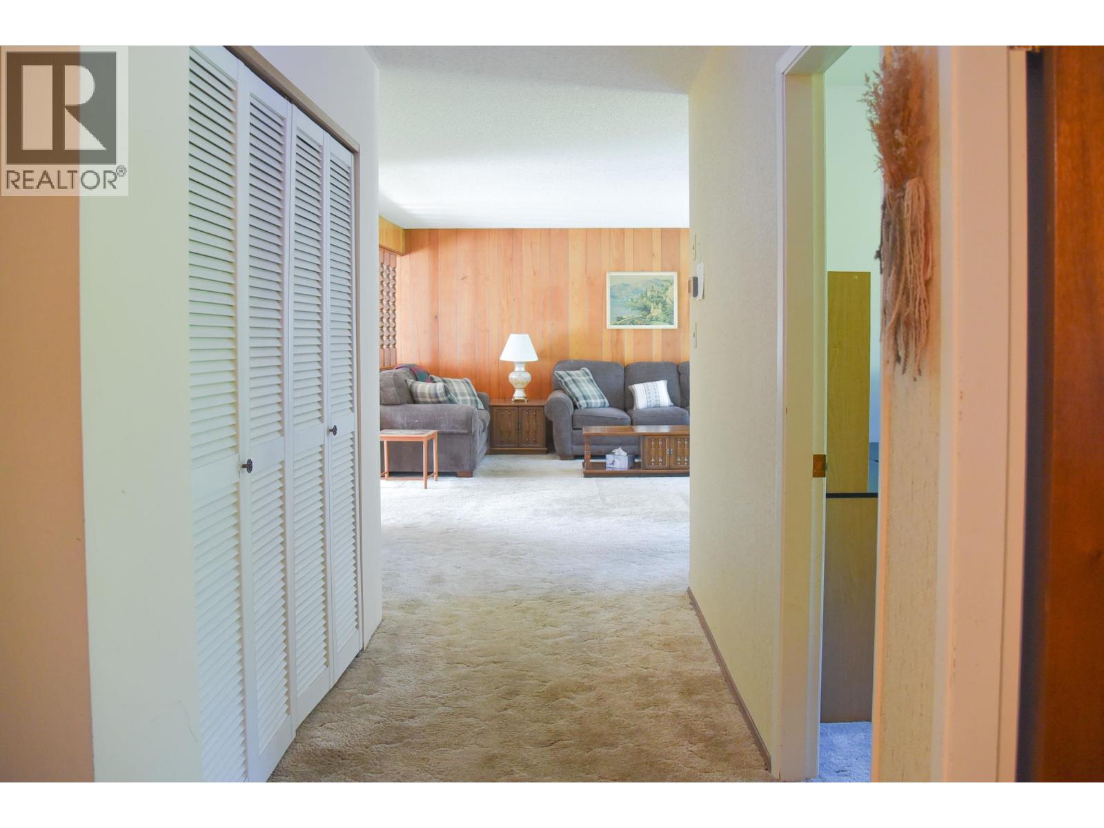 4643 QUEENSWAY DRIVE - Image 17