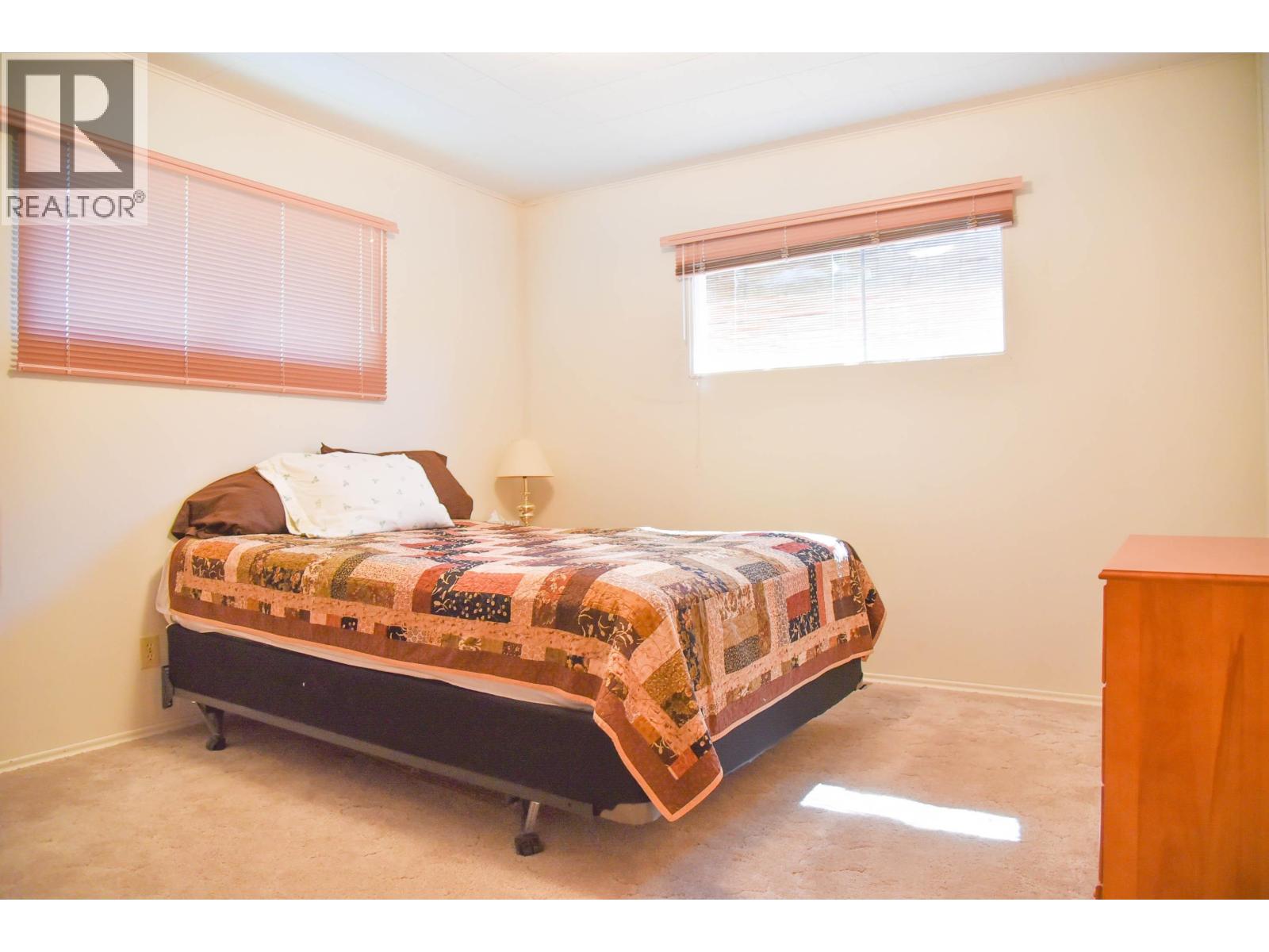 4643 QUEENSWAY DRIVE - 12