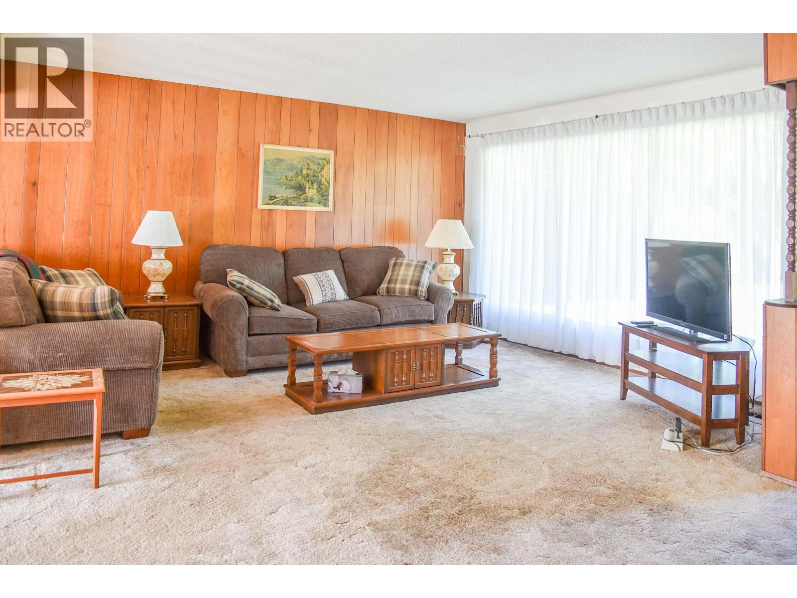 4643 QUEENSWAY DRIVE - 9