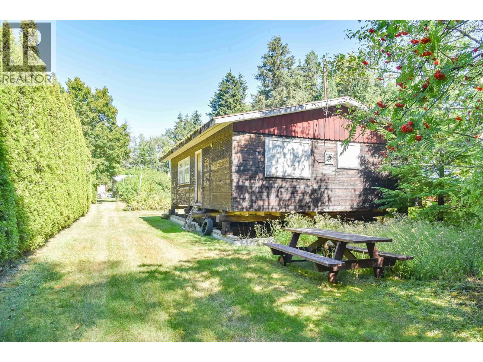 4643 QUEENSWAY DRIVE - 34
