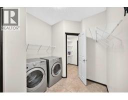 4pc Bathroom - 27 Pantego Way Nw, Calgary, AB T3K0C3 Photo 18