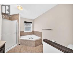 27 Pantego Way Nw, Calgary, AB T3K0C3 Photo 29