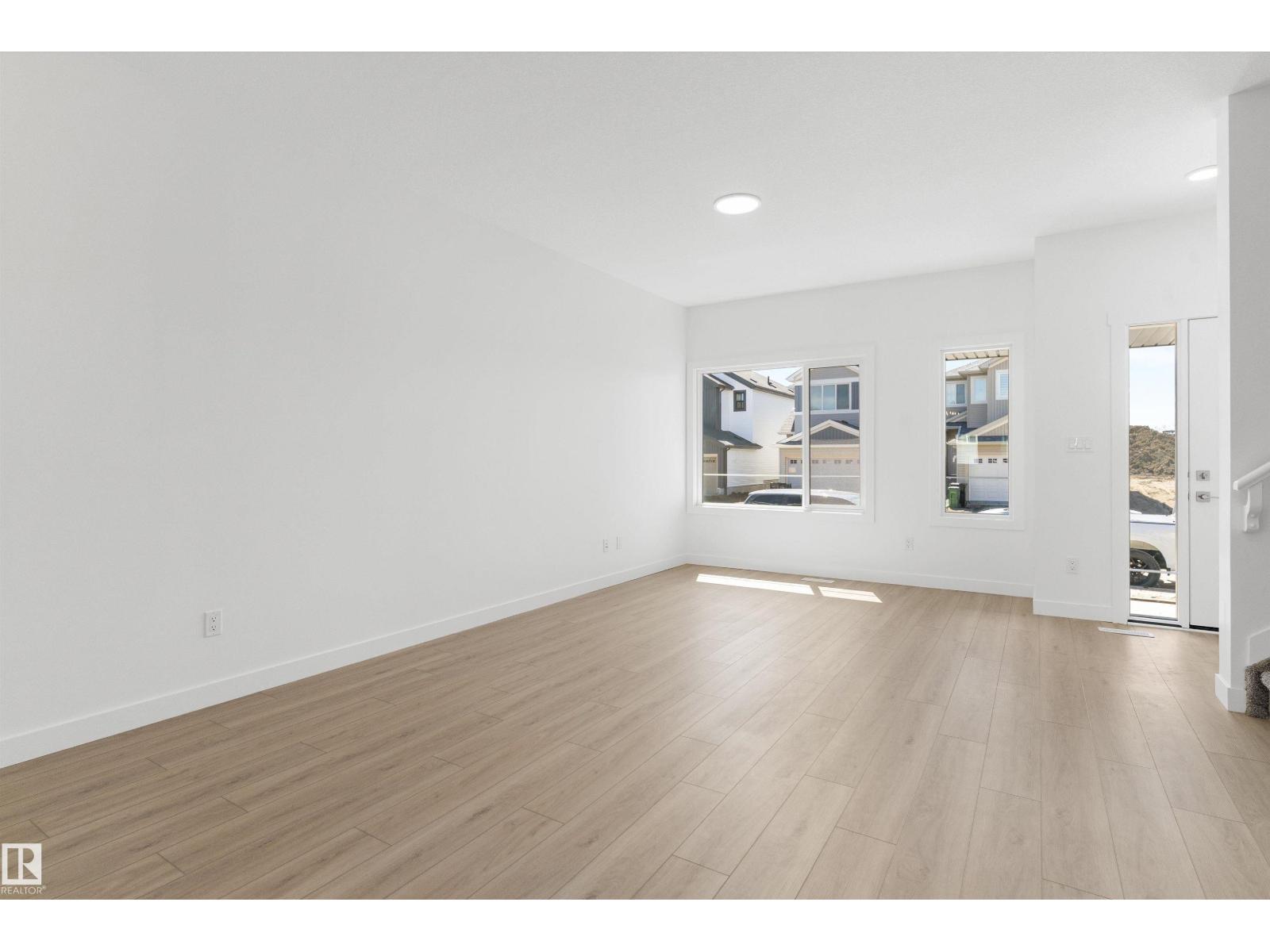21 Elis Li, Easton — photo 10 of 30