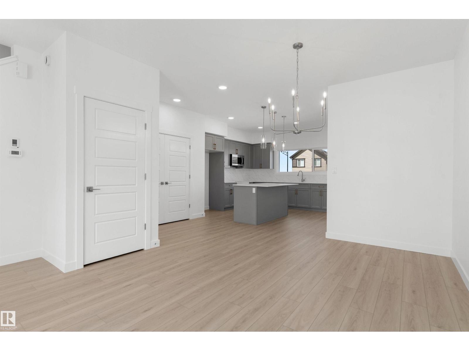 21 Elis Li, Easton — photo 7 of 30