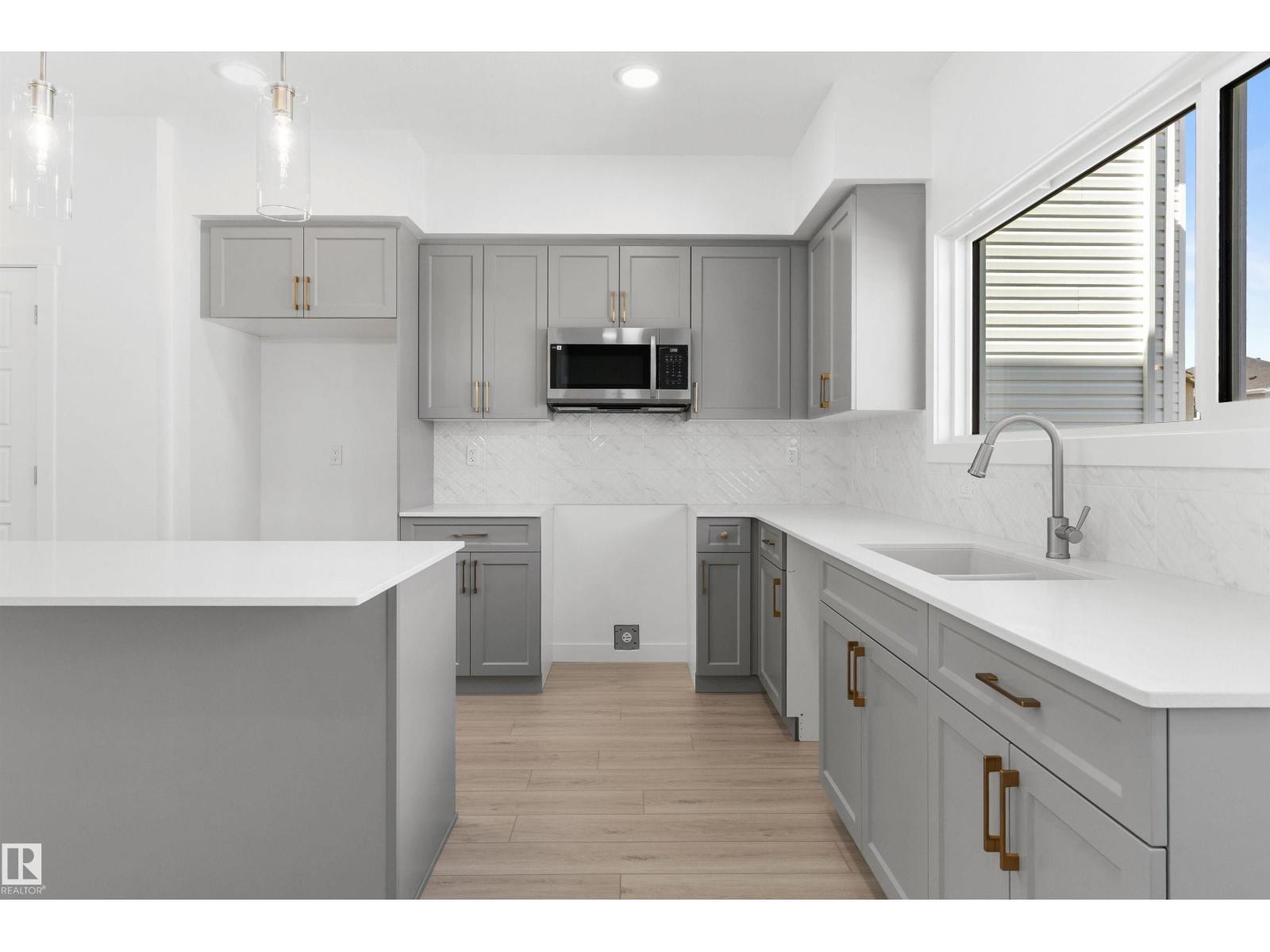 21 Elis Li, Easton — photo 12 of 30