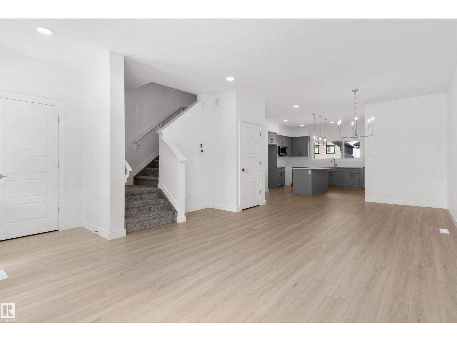 21 Elis Li, Easton — photo 3 of 30