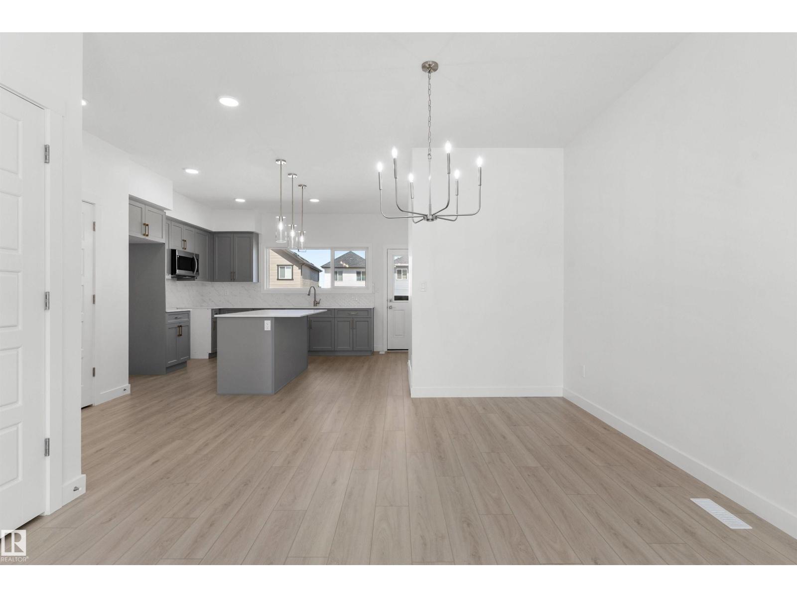 21 Elis Li, Easton — photo 6 of 30