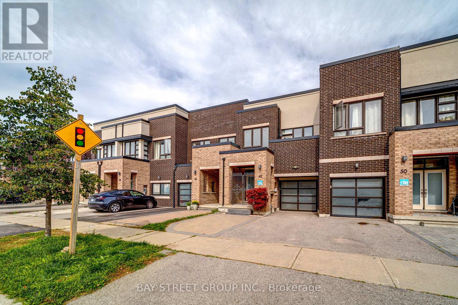 42 DARIOLE DRIVE, Richmond Hill (Oak Ridges Lake Wilcox)