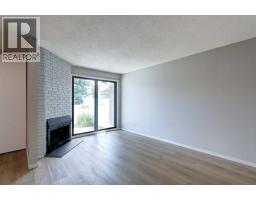 4pc Bathroom - 37, 3015 51 Street Sw, Calgary, AB T3E6N5 Photo 6