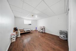 42 Briarlynn Road, Winnipeg, MB R3T6A2 Photo 35