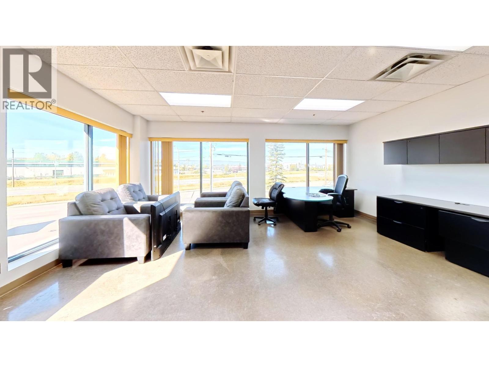 Photo 17 of 27 — 5500 CONTINENTAL WAY · Prince George, BC
