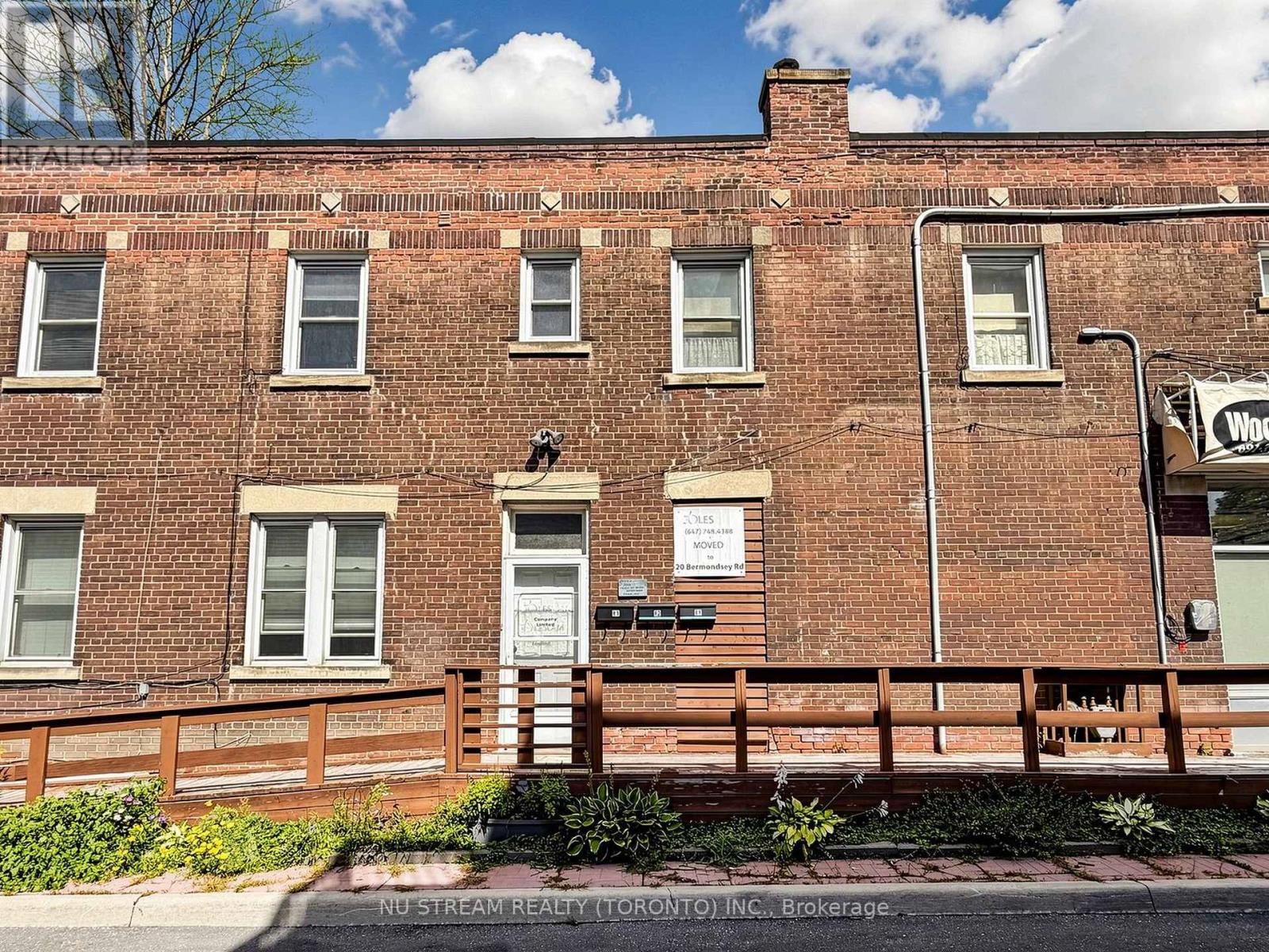 130 KINGSTON ROAD, Toronto (Woodbine Corridor) — photo 6