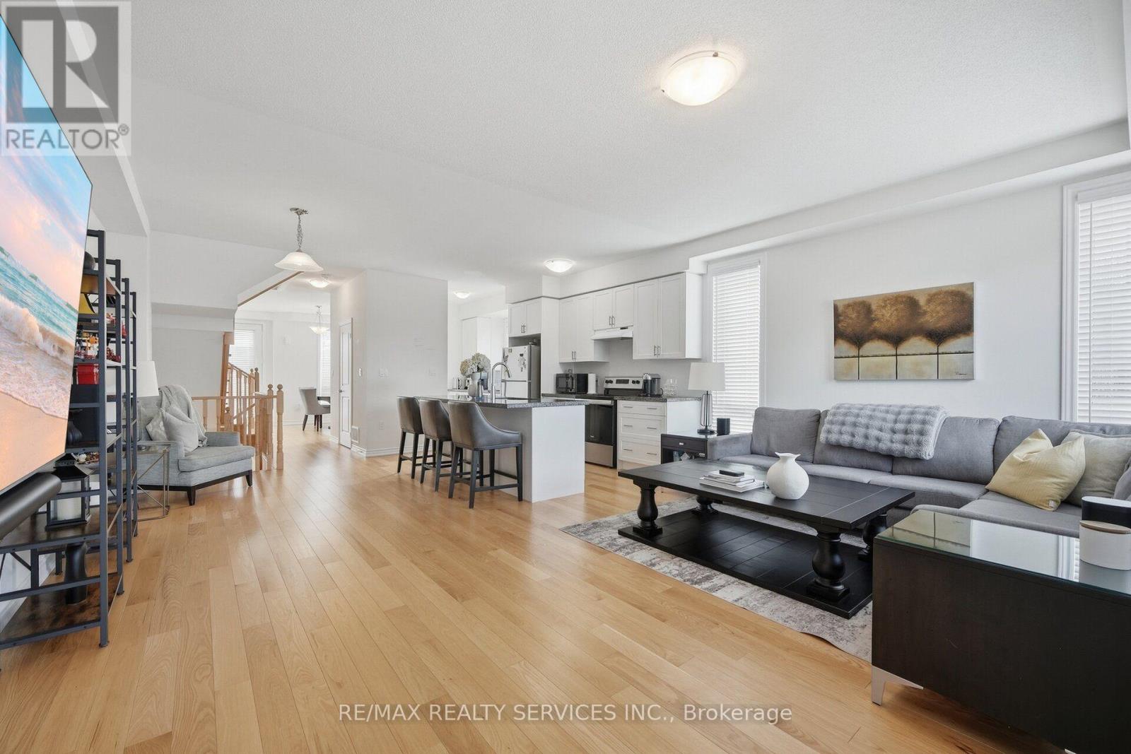 274 Carnwith Drive East, Whitby, ON photo 14
