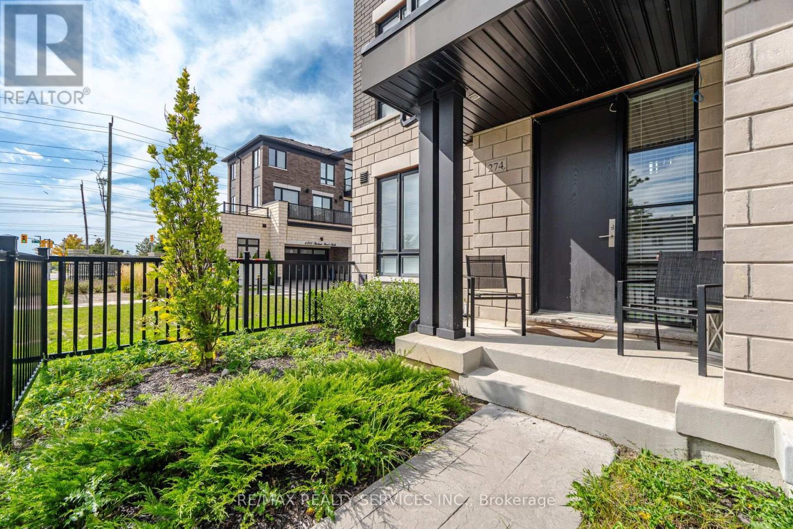274 CARNWITH DRIVE E, Whitby (Brooklin) — photo 4