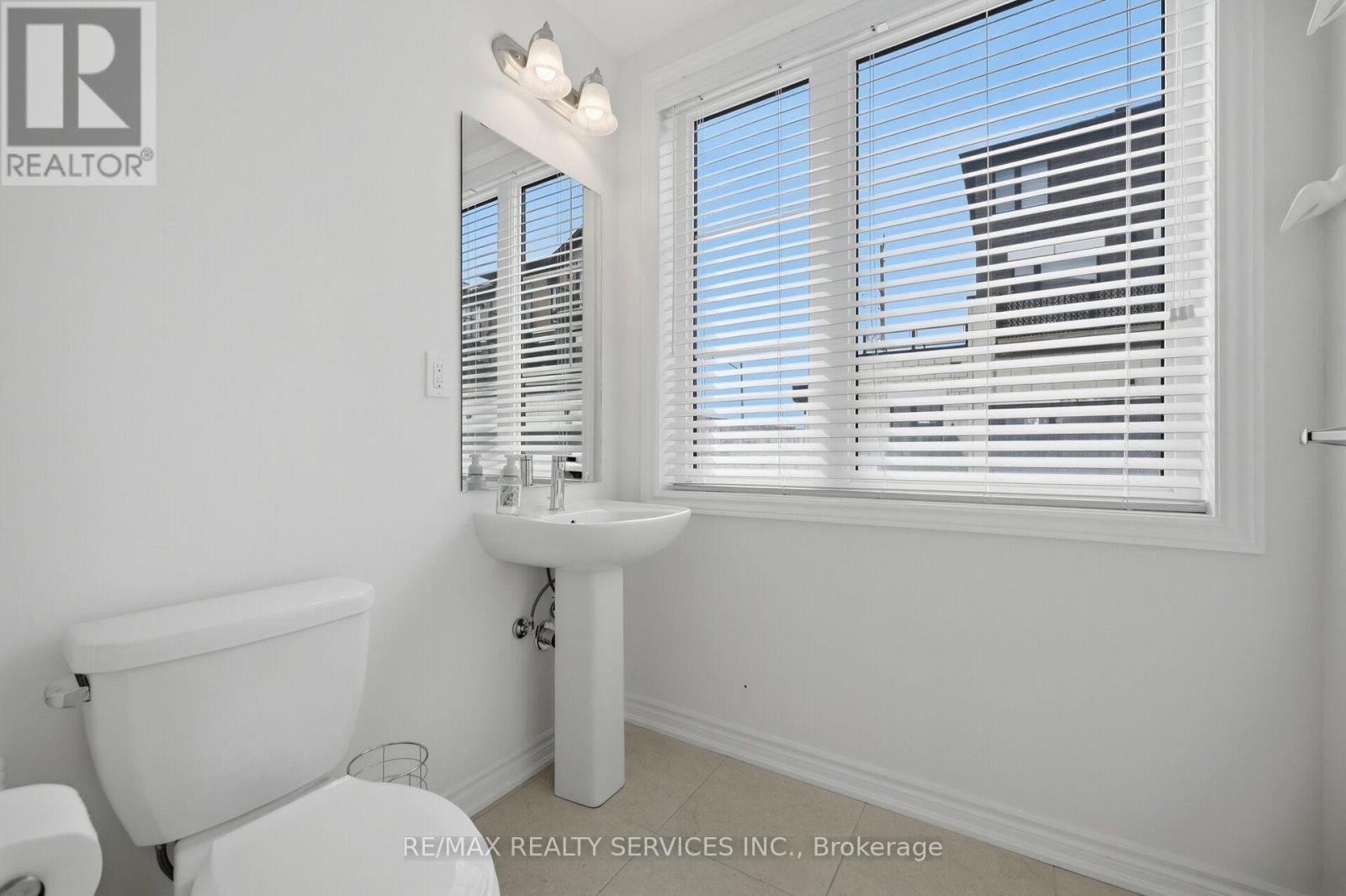 274 Carnwith Drive East, Whitby, ON photo 41