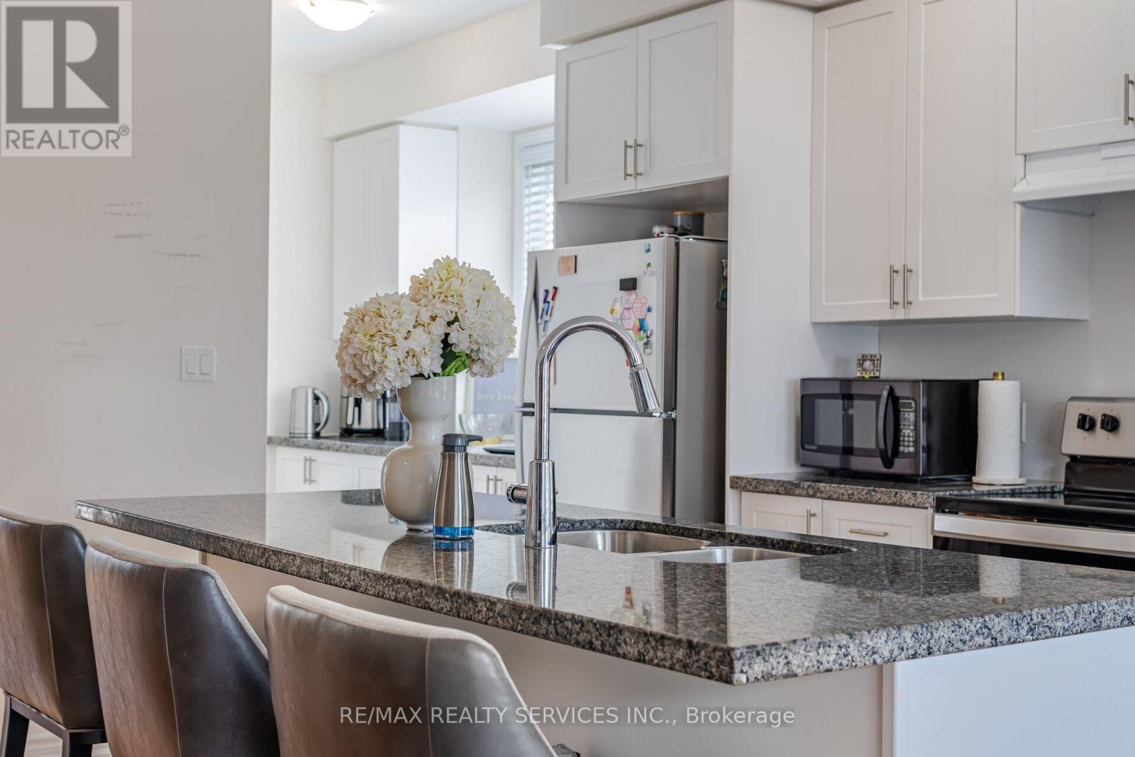 274 CARNWITH DRIVE E, Whitby (Brooklin) — photo 7