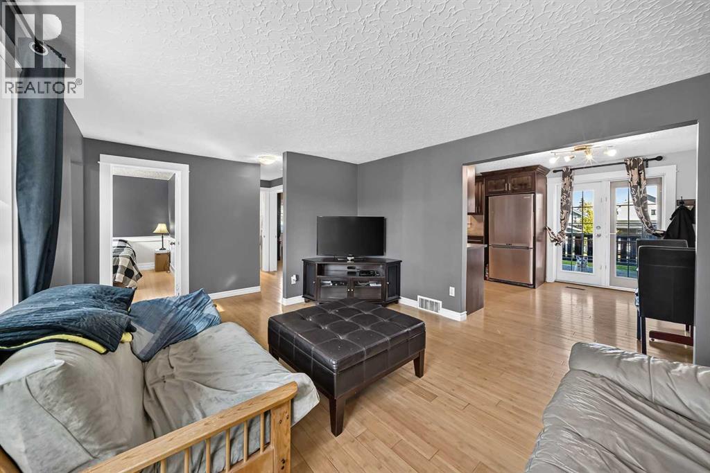 Listing photo – 5020 46 Street, Innisfail