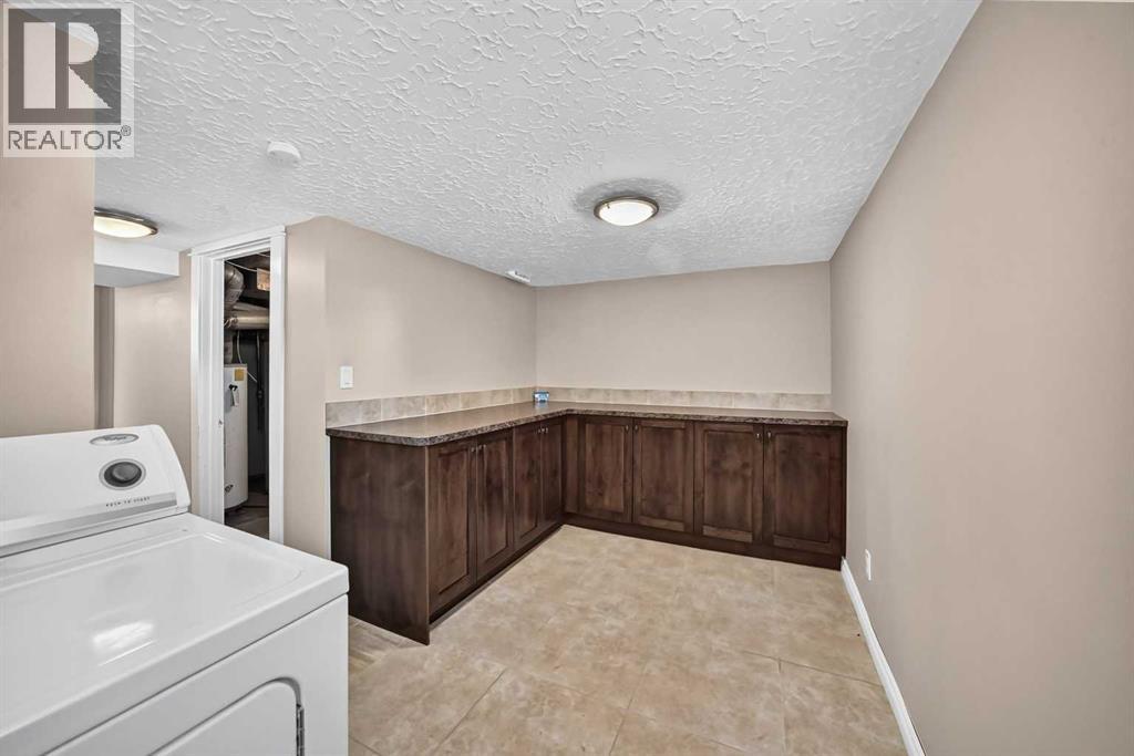 Listing photo – 5020 46 Street, Innisfail