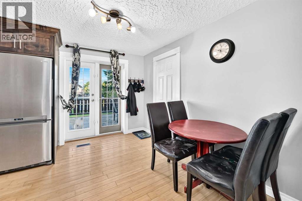 Listing photo – 5020 46 Street, Innisfail