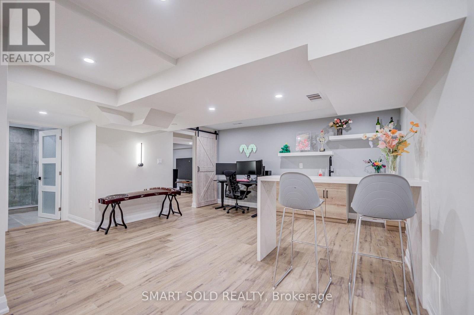 75 HOEY CRESCENT - Image 44