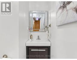 9 Adam Oates Heights, Toronto, ON M3L0G2 Photo 19