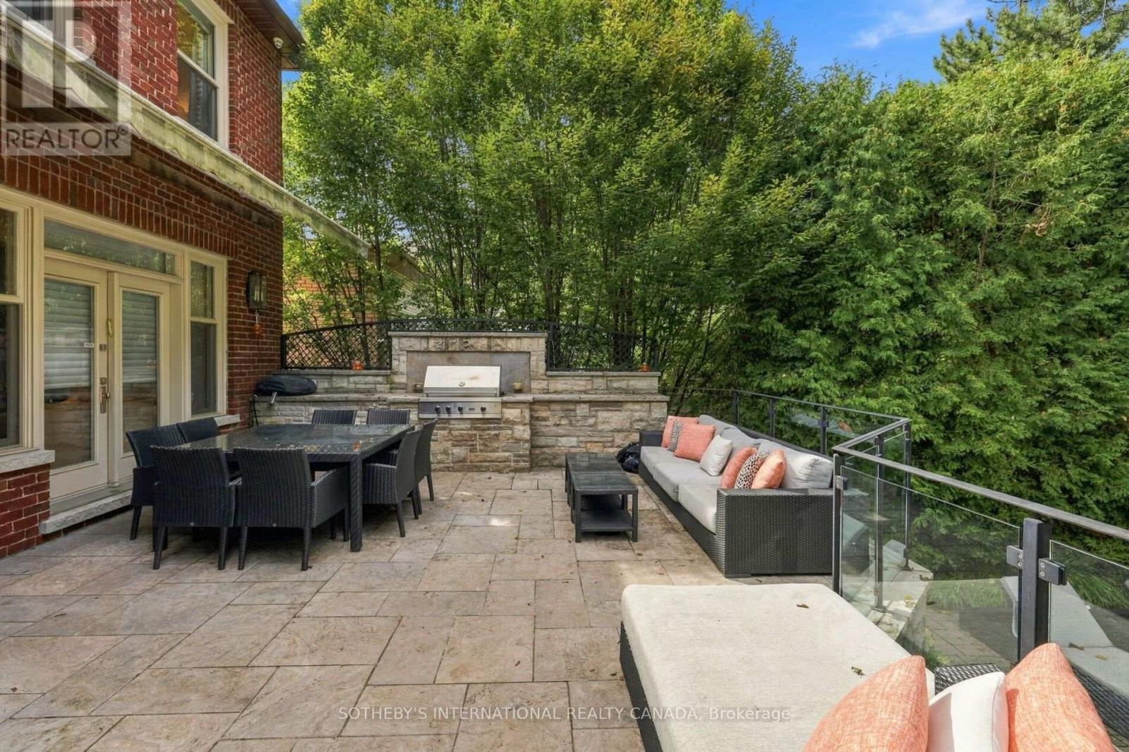 230 HILLHURST BOULEVARD - Image 35