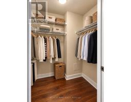 1006 - 28 Linden Street, Toronto, ON M4Y0A4 Photo 9