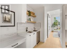 Bedroom - 2825 30 Street Sw, Calgary, AB T3E2M4 Photo 11